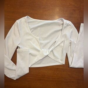 White ribbed long sleeve crop top